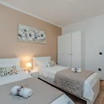 Family Friendly House With A Swimming Pool Privlaka, Zadar - 21280 بيت للعطل