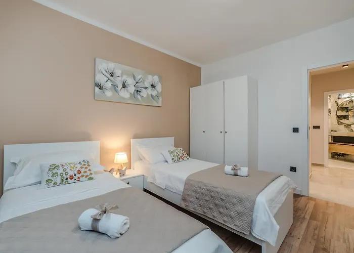 Family Friendly House With A Swimming Pool Privlaka, Zadar - 21280 بيت للعطل