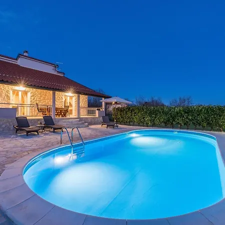 Family Friendly House With A Swimming Pool Privlaka, Zadar - 21280 * Privlaka (Zadar)