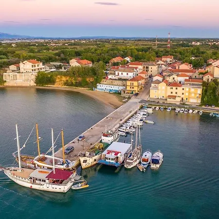 Family Friendly House With A Swimming Pool Privlaka, Zadar - 21280 Holiday home