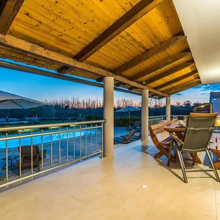 Family Friendly House With A Swimming Pool Privlaka, Zadar - 21280 Prázdninový dům *
