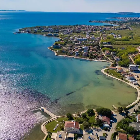 펜션 Family Friendly House With A Swimming Pool Privlaka, Zadar - 21280 프리블라카