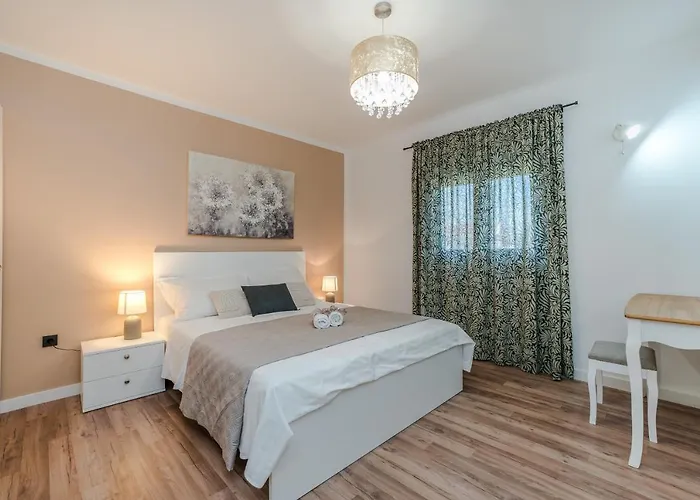 Family Friendly House With A Swimming Pool Privlaka, Zadar - 21280 *