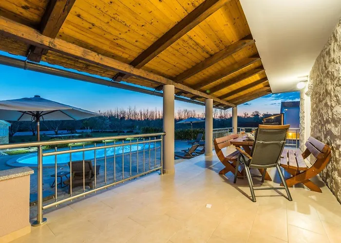 Family Friendly House With A Swimming Pool Privlaka, Zadar - 21280 펜션 *